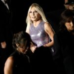 Donatella Versace deja la dirección creativa de la firma después de casi tres décadas